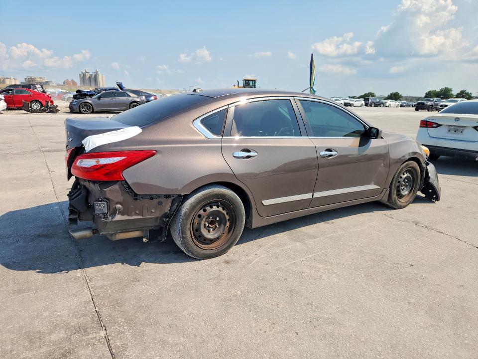 60675006 :رقم المزاد ، 1N4AL3AP8HC202190 vin ، 2017 Nissan Altima مزاد بيع