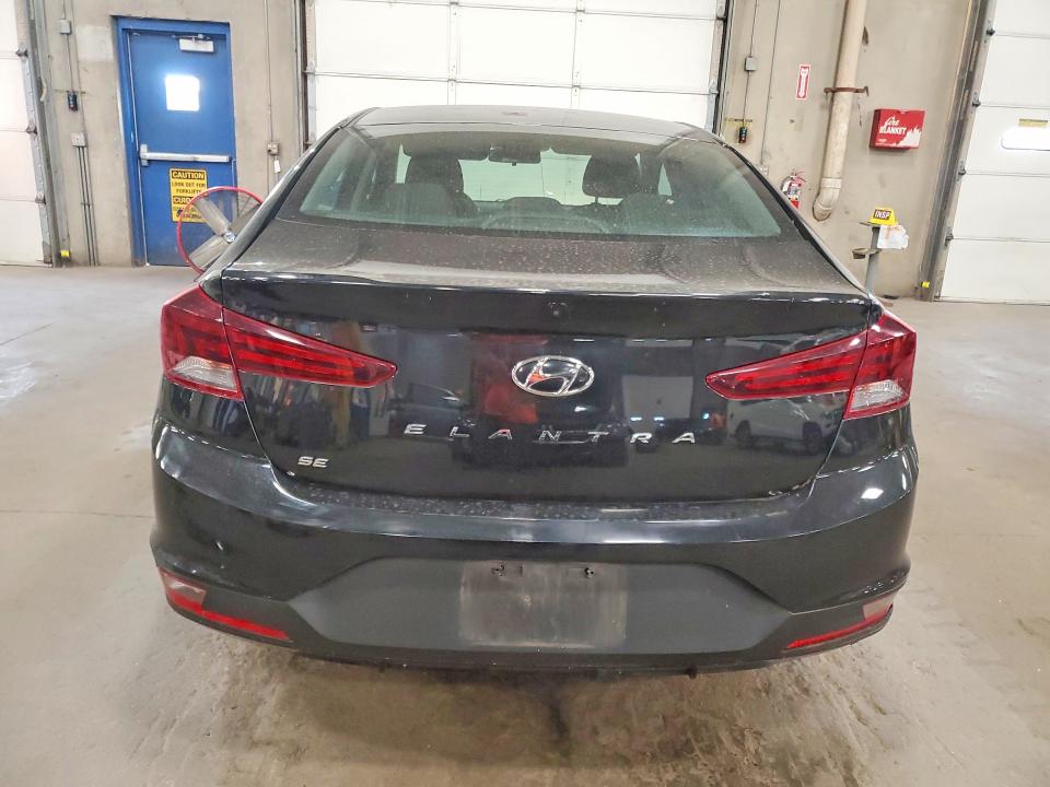 61361626 :رقم المزاد ، 5NPD74LF5KH424817 vin ، 2019 Hyundai Elantra مزاد بيع