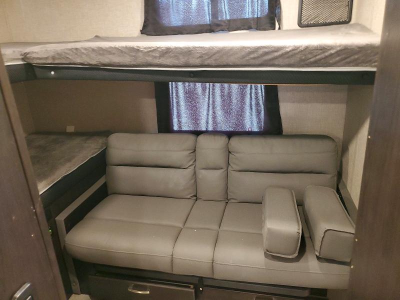 Продажа на аукционе авто 2023 Jayco Jay Feather, vin: 1UJBB0BT7P1JJ0137, номер лота: 62230696