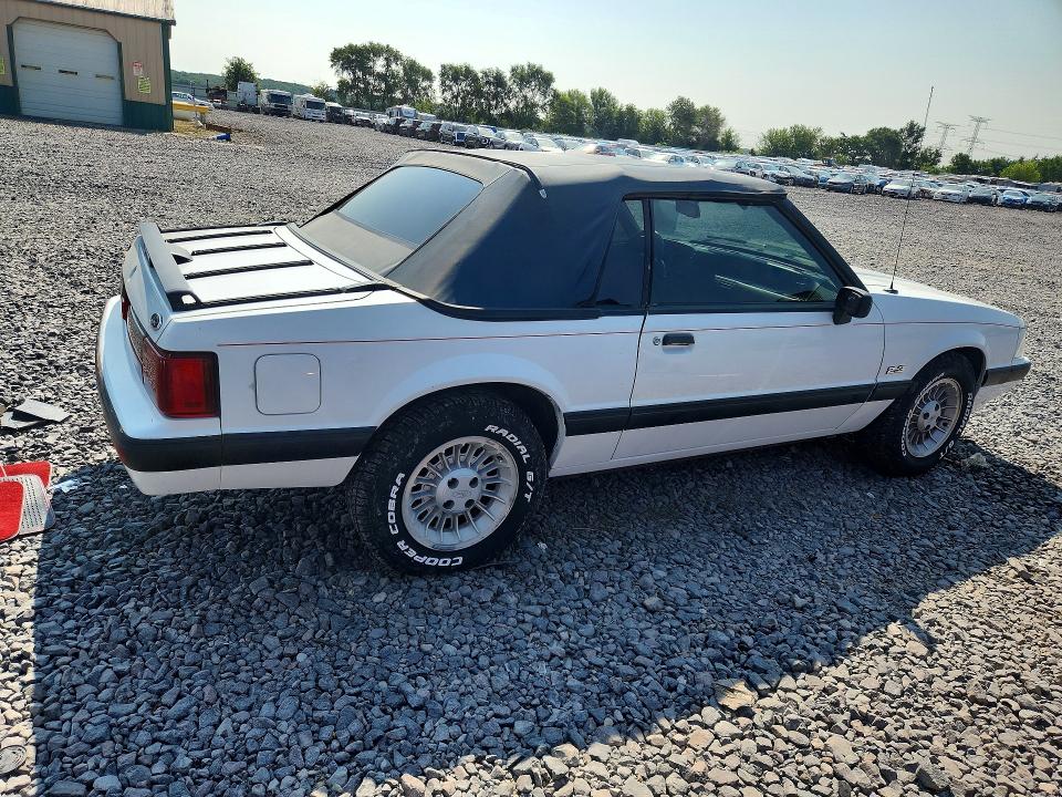 62871776 :رقم المزاد ، 1FABP44A1JF161041 vin ، 1988 Ford Mustang مزاد بيع