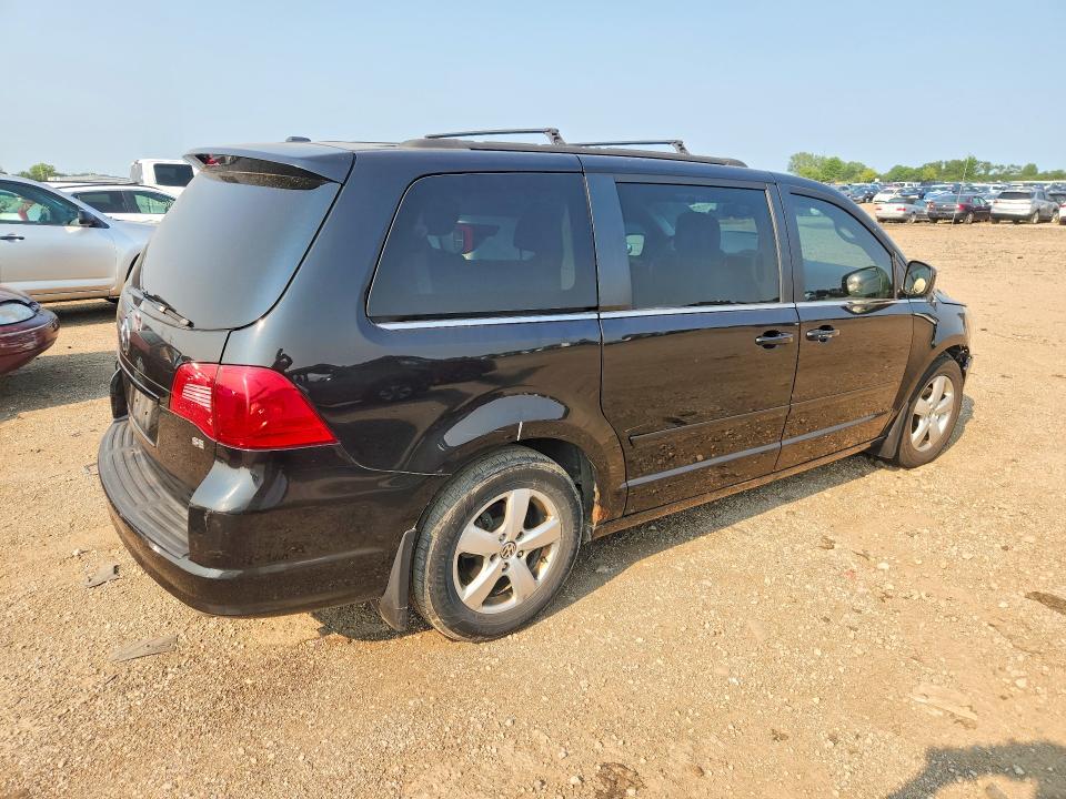 2011 Volkswagen Routan მანქანა იყიდება აუქციონზე, vin: 2V4RW3DG9BR670806, აუქციონის ნომერი: 61477926