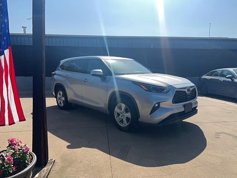 2022 Toyota Highlander მანქანა იყიდება აუქციონზე, vin: 5TDZZRAH3NS107358, აუქციონის ნომერი: 62347006