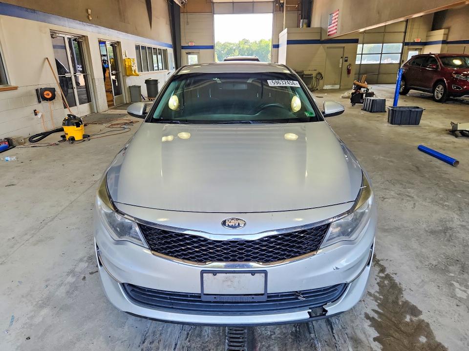 2017 Kia Optima მანქანა იყიდება აუქციონზე, vin: 5XXGT4L39HG169897, აუქციონის ნომერი: 59632456