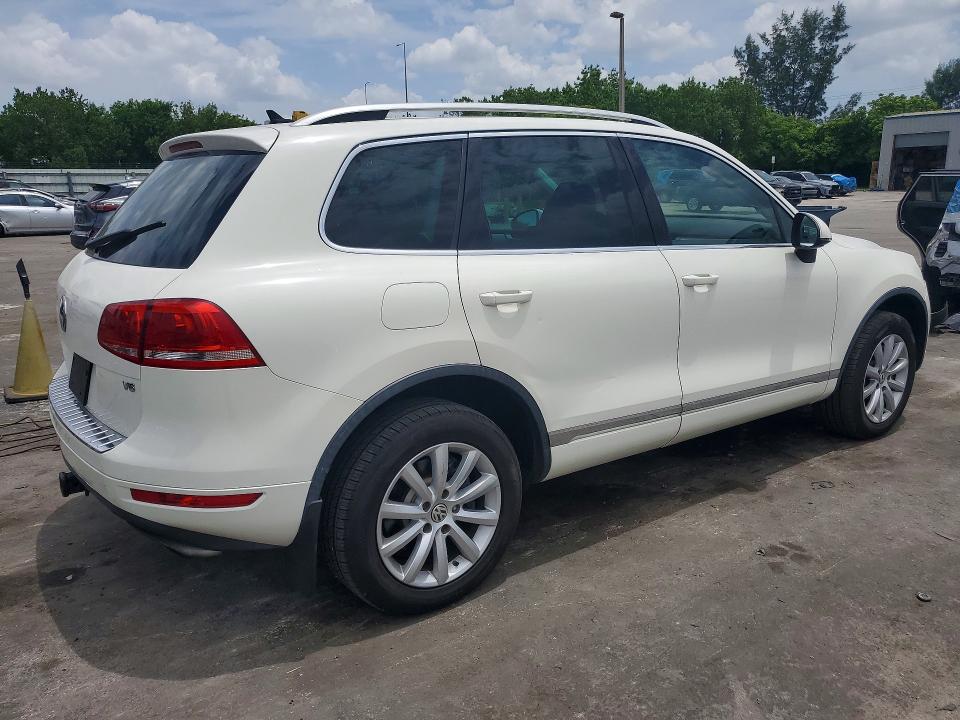 61584576 :رقم المزاد ، WVGFF9BP5BD002471 vin ، 2011 Volkswagen Touareg مزاد بيع