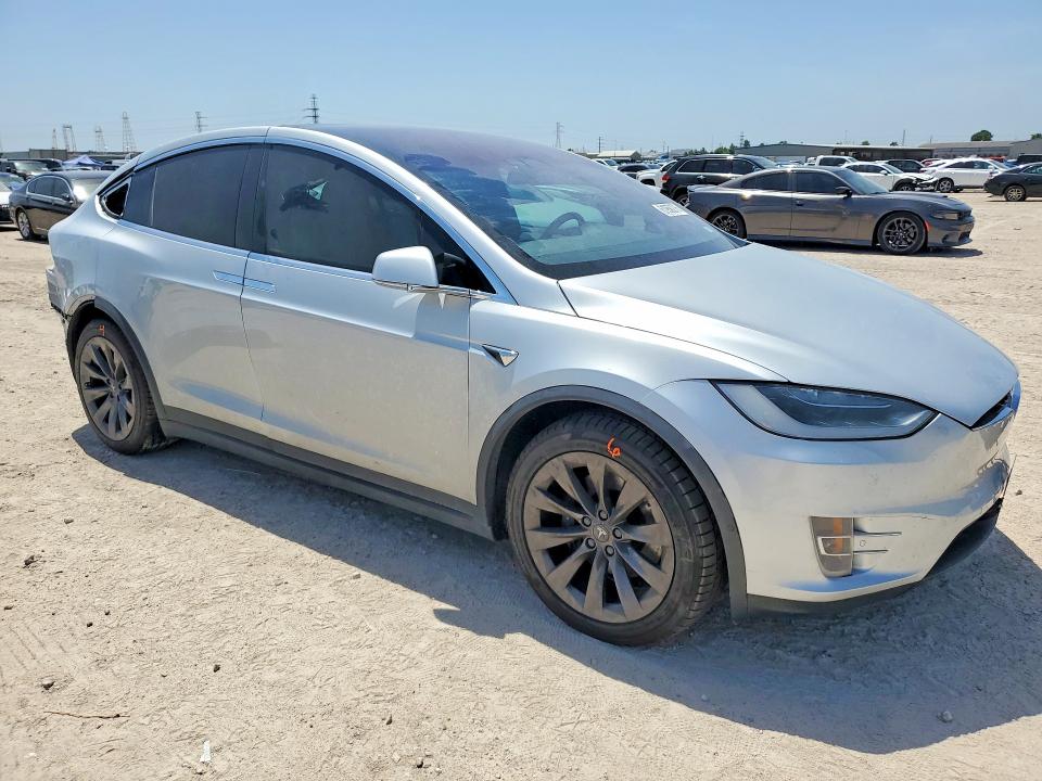 Продаж на аукціоні авто 2018 Tesla Model X, vin: 5YJXCDE21JF092083, номер лоту: 61958276