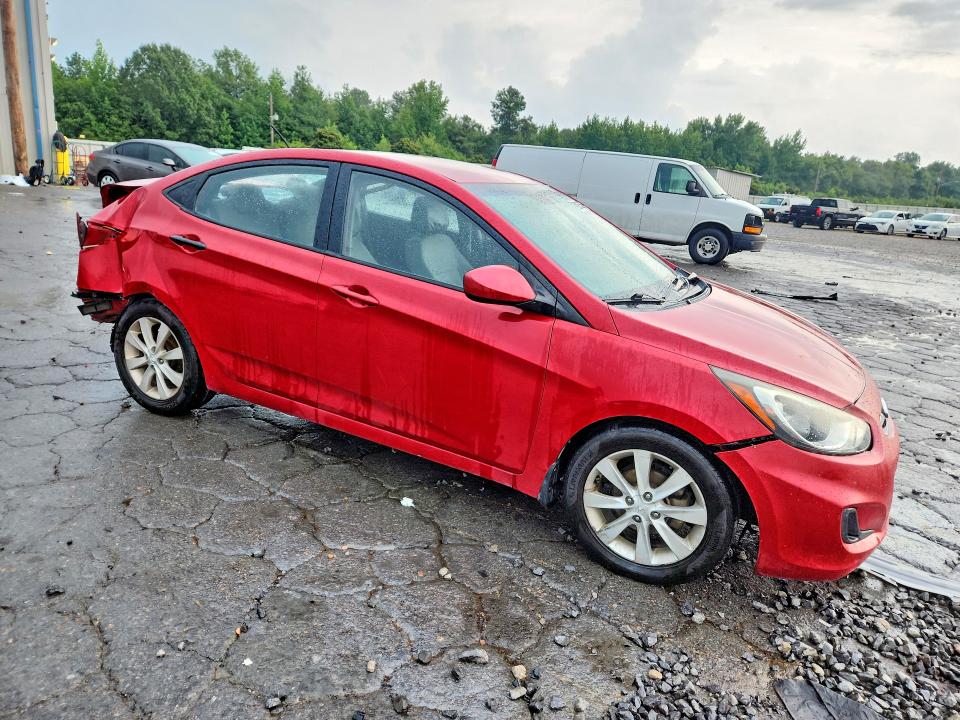 2013 Hyundai Accent მანქანა იყიდება აუქციონზე, vin: KMHCU4AE0DU275543, აუქციონის ნომერი: 62853536