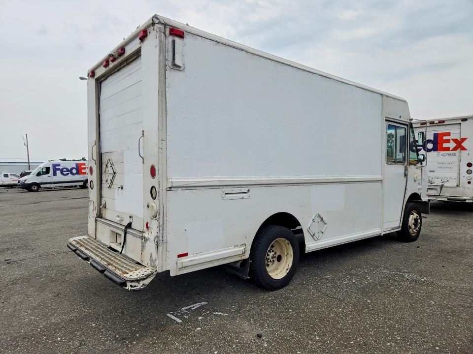 Продажа на аукционе авто 2001 Freightliner Mt45 Chassis, vin: 4UZAANBWX1CH52853, номер лота: 61421026