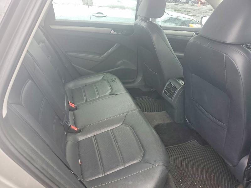 63047056 :رقم المزاد ، 1VWBT7A35EC070582 vin ، 2014 Volkswagen Passat مزاد بيع