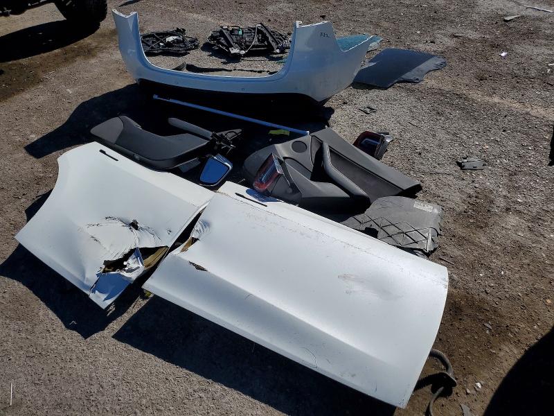 58400176 :رقم المزاد ، 5YJYGDEE9MF160332 vin ، 2021 Tesla Model Y مزاد بيع