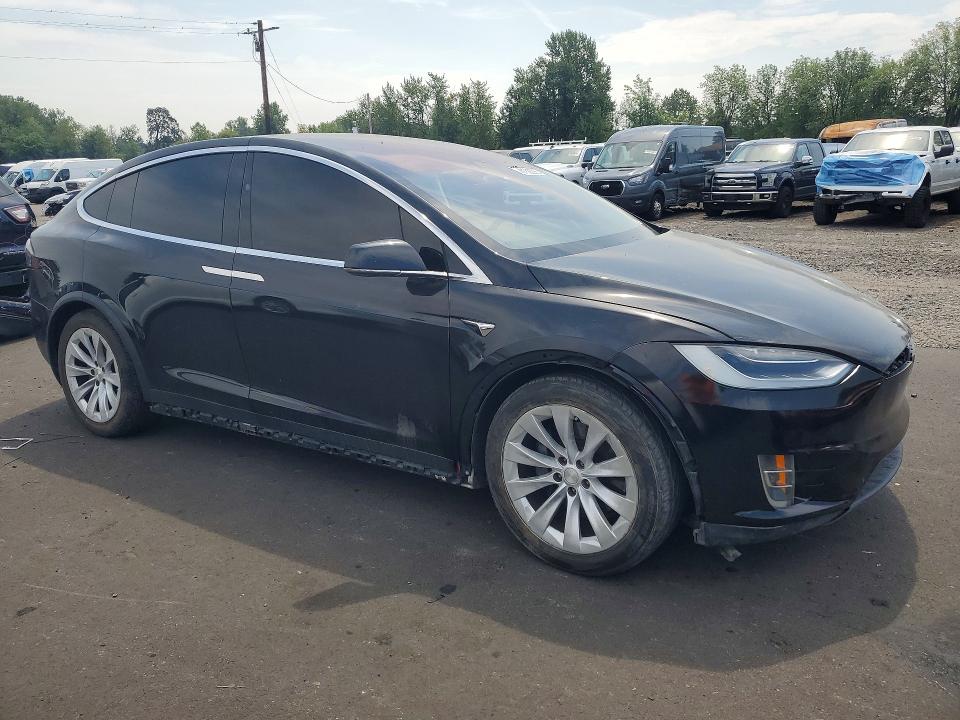 Продаж на аукціоні авто 2017 Tesla Model X, vin: 5YJXCBE2XHF049392, номер лоту: 61822206