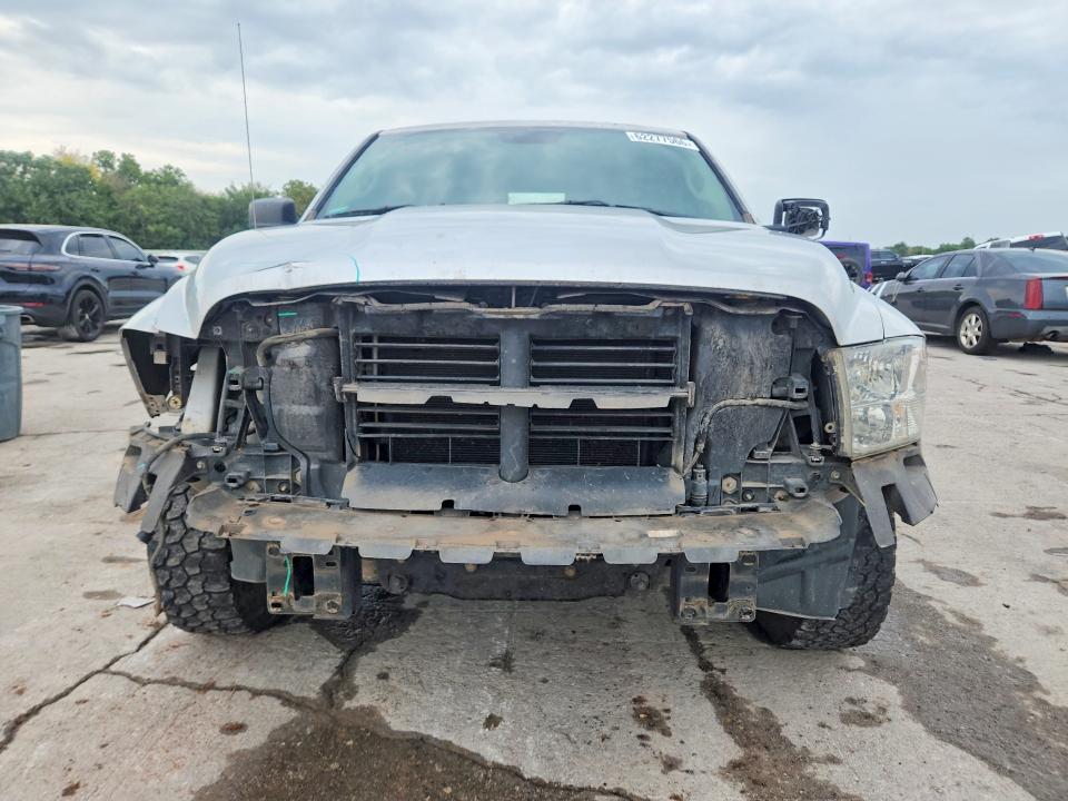 62277566 :رقم المزاد ، 1C6RR6TT5HS569889 vin ، 2017 Ram 1500 مزاد بيع