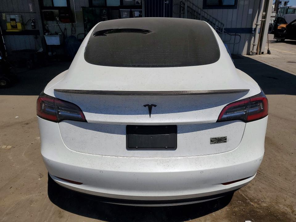 62526856 :رقم المزاد ، 5YJ3E1EC5NF209069 vin ، 2022 Tesla Model 3 مزاد بيع