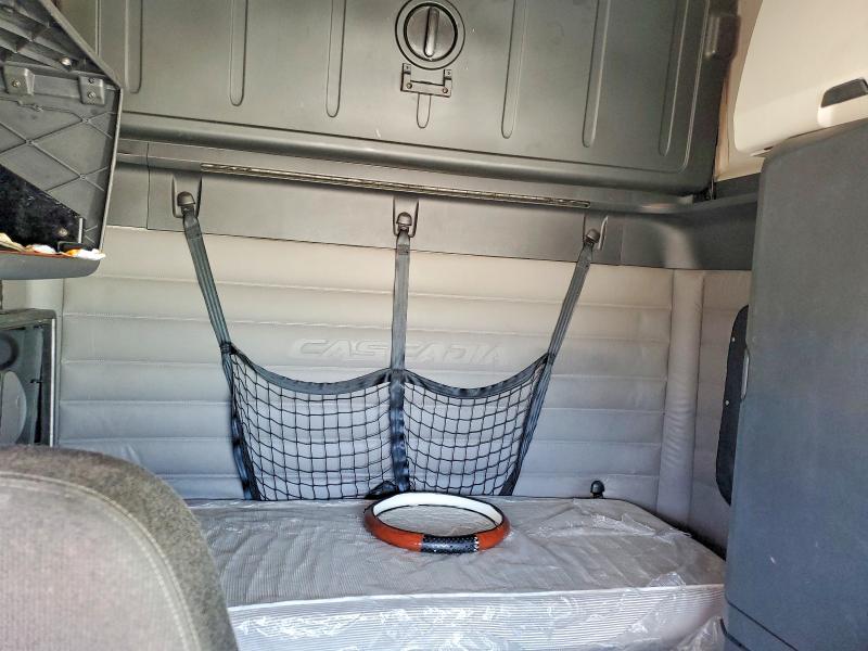 Продажа на аукционе авто 2018 Freightliner Cascadia 126, vin: 3AKJHHDR5JSJR3425, номер лота: 59660016