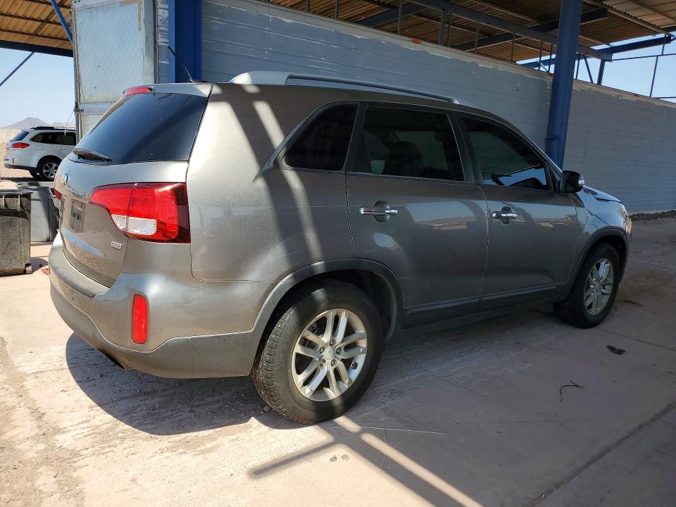 62610266 :رقم المزاد ، 5XYKT4A6XFG602515 vin ، 2015 Kia Sorento مزاد بيع