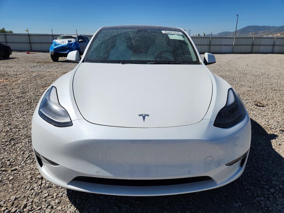 60623456 :رقم المزاد ، 7SAYGDEE1NF523145 vin ، 2022 Tesla Model Y مزاد بيع