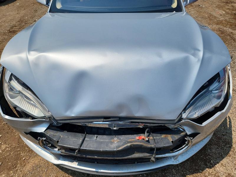 62989346 :رقم المزاد ، 5YJSA1CN6DFP22471 vin ، 2013 Tesla Model S مزاد بيع