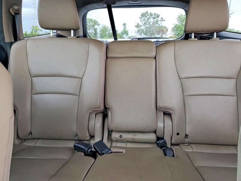 61552456 :رقم المزاد ، 5FNYF5H51HB018714 vin ، 2017 Honda Pilot مزاد بيع