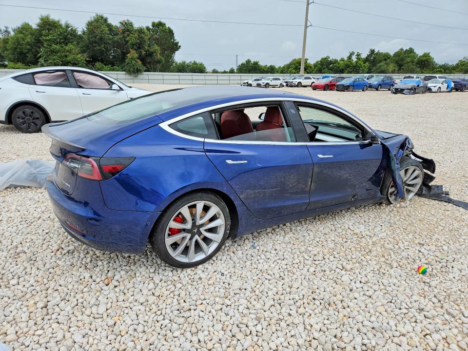 Продажа на аукционе авто 2018 Tesla Model 3, vin: 5YJ3E1EB1JF080930, номер лота: 61354046