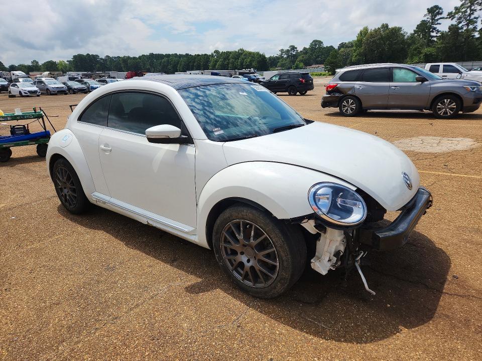 Продажа на аукционе авто 2018 Volkswagen Beetle, vin: 3VWJD7AT4JM710556, номер лота: 59984766