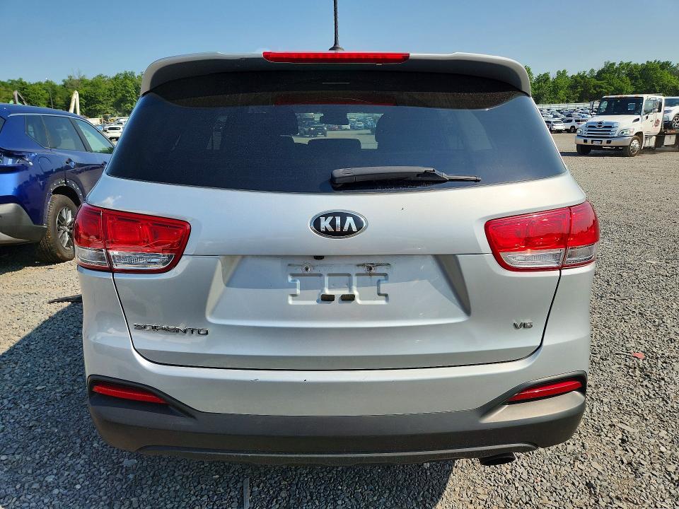 2018 Kia Sorento მანქანა იყიდება აუქციონზე, vin: 5XYPGDA54JG374103, აუქციონის ნომერი: 56195686