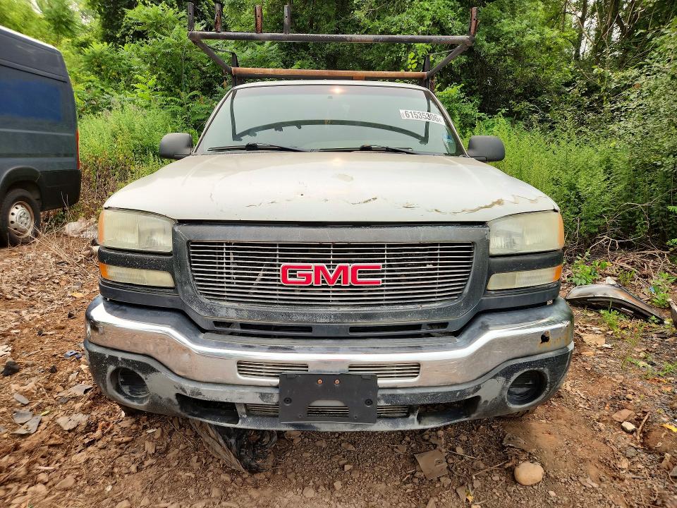 61535306 :رقم المزاد ، 1GTHC24U74E401654 vin ، 2004 Gmc Sierra مزاد بيع