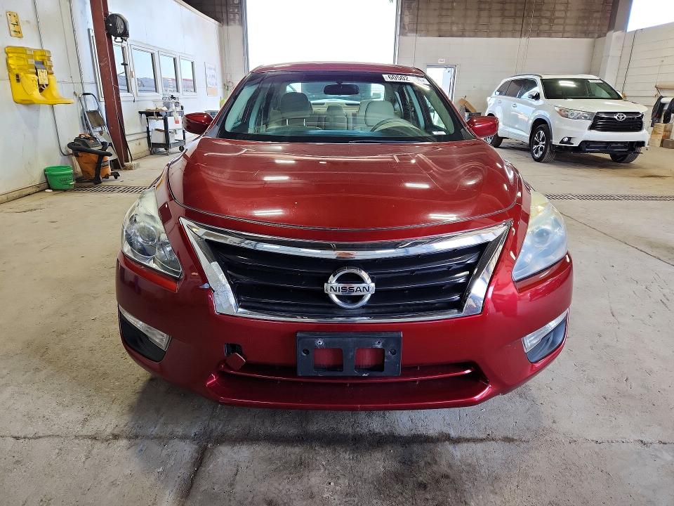 2014 Nissan Altima მანქანა იყიდება აუქციონზე, vin: 1N4AL3AP7EN261134, აუქციონის ნომერი: 60502496
