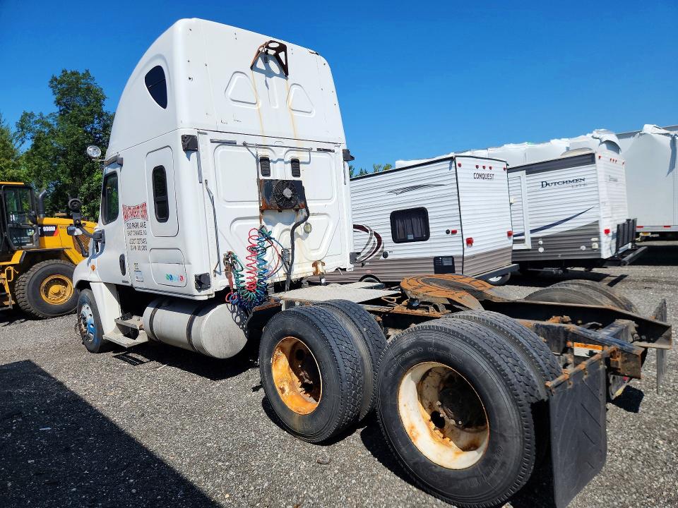Продаж на аукціоні авто 2009 Freightliner Cascadia, vin: 1FUJGLCK89LAL0045, номер лоту: 61875836