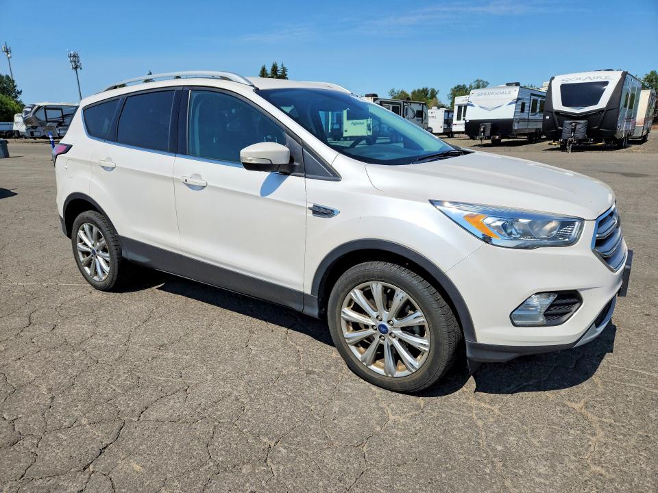 2017 Ford Escape მანქანა იყიდება აუქციონზე, vin: 1FMCU9J90HUE48533, აუქციონის ნომერი: 61404306