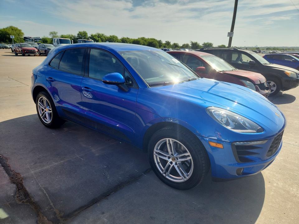 60678386 :رقم المزاد ، WP1AA2A54HLB83936 vin ، 2017 Porsche Macan مزاد بيع