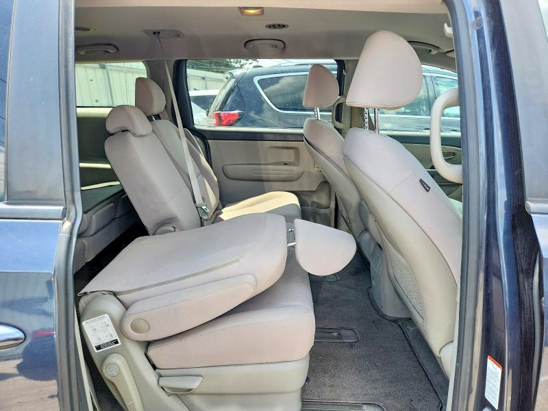63241296 :رقم المزاد ، KNDMB5C12H6224635 vin ، 2017 Kia Sedona مزاد بيع