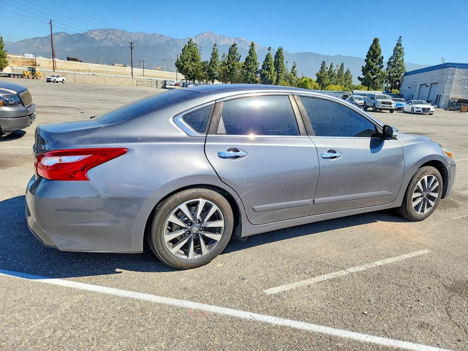 Продажа на аукционе авто 2017 Nissan Altima, vin: 1N4AL3AP5HC206004, номер лота: 60222046