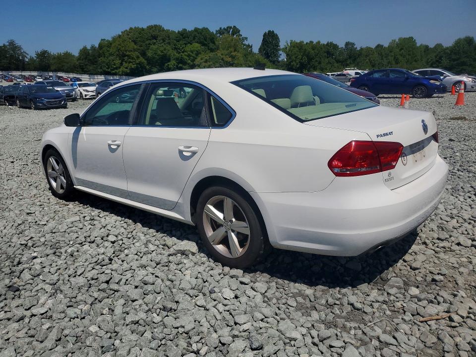 61327806 :رقم المزاد ، 1VWBS7A36FC013666 vin ، 2015 Volkswagen Passat مزاد بيع