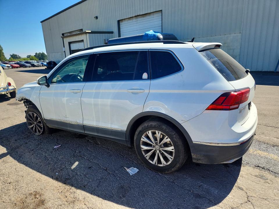 Продажа на аукционе авто 2018 Volkswagen Tiguan, vin: 3VV3B7AX5JM124762, номер лота: 63497916
