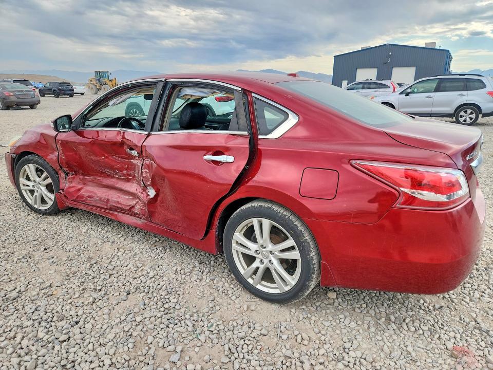Продажа на аукционе авто 2013 Nissan Altima, vin: 1N4BL3AP9DN425549, номер лота: 62064366