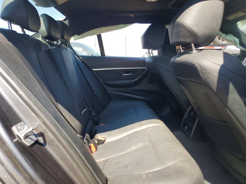59711386 :رقم المزاد ، WBA8D9C57JA607735 vin ، 2018 Bmw 330 مزاد بيع