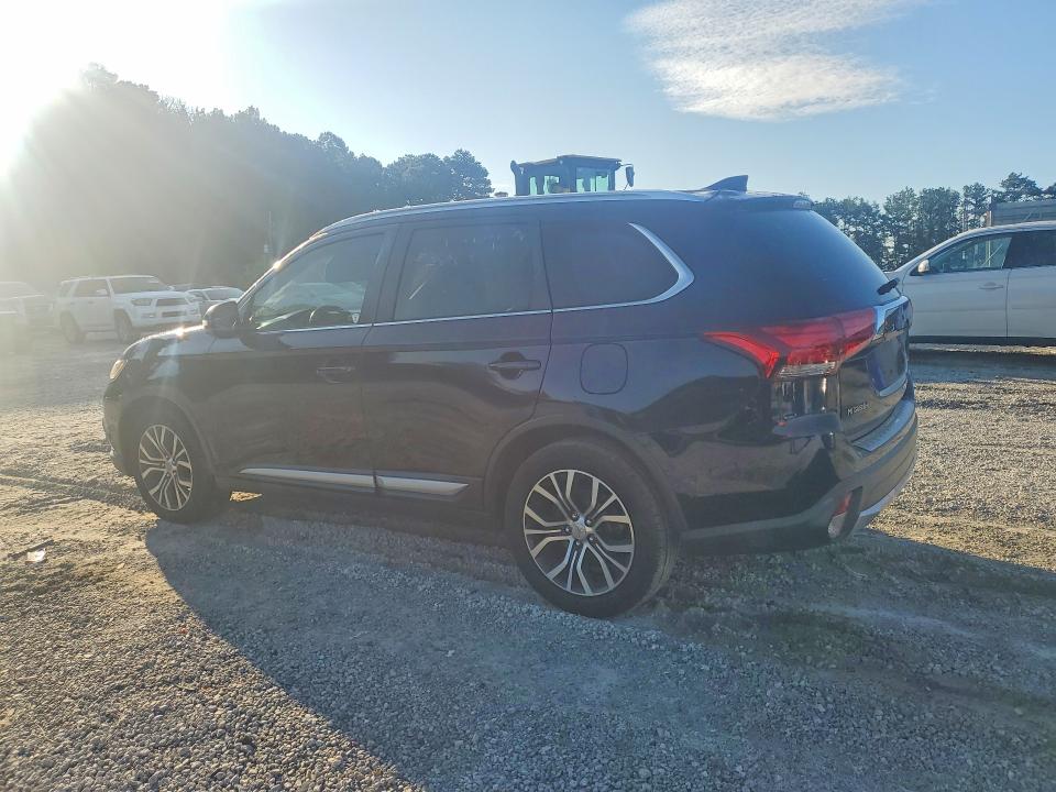 Продажа на аукционе авто 2018 Mitsubishi Outlander, vin: JA4AD3A32JJ003040, номер лота: 61482056