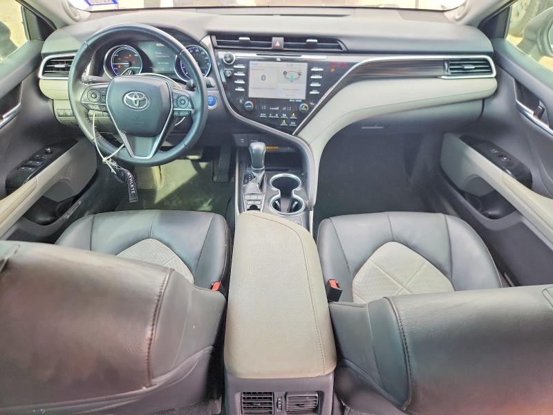 62099776 :رقم المزاد ، 4T1B21HK2JU500956 vin ، 2018 Toyota Camry Hybrid مزاد بيع