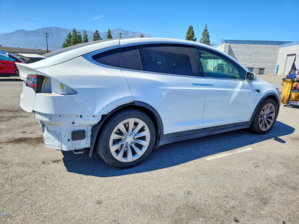 Aukcja sprzedaży 2018 Tesla Model X, vin: 5YJXCAE29JF124180, numer aukcji: 62380666