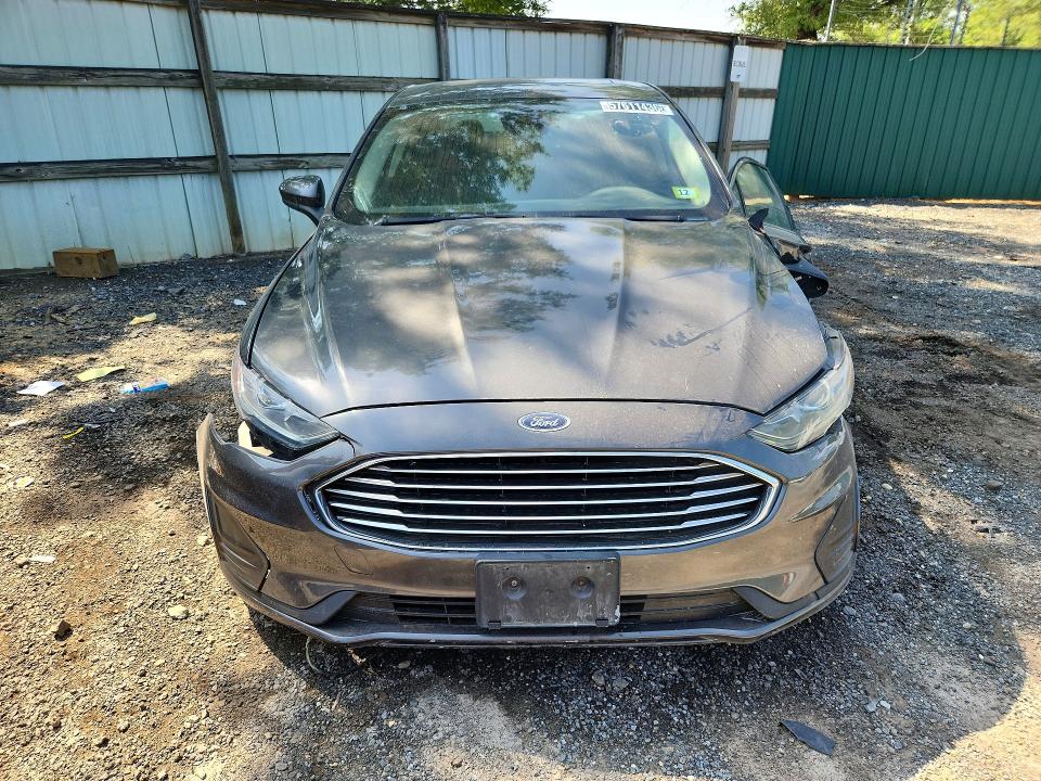 57611436 :رقم المزاد ، 3FA6P0LU0LR159065 vin ، 2020 Ford Fusion مزاد بيع