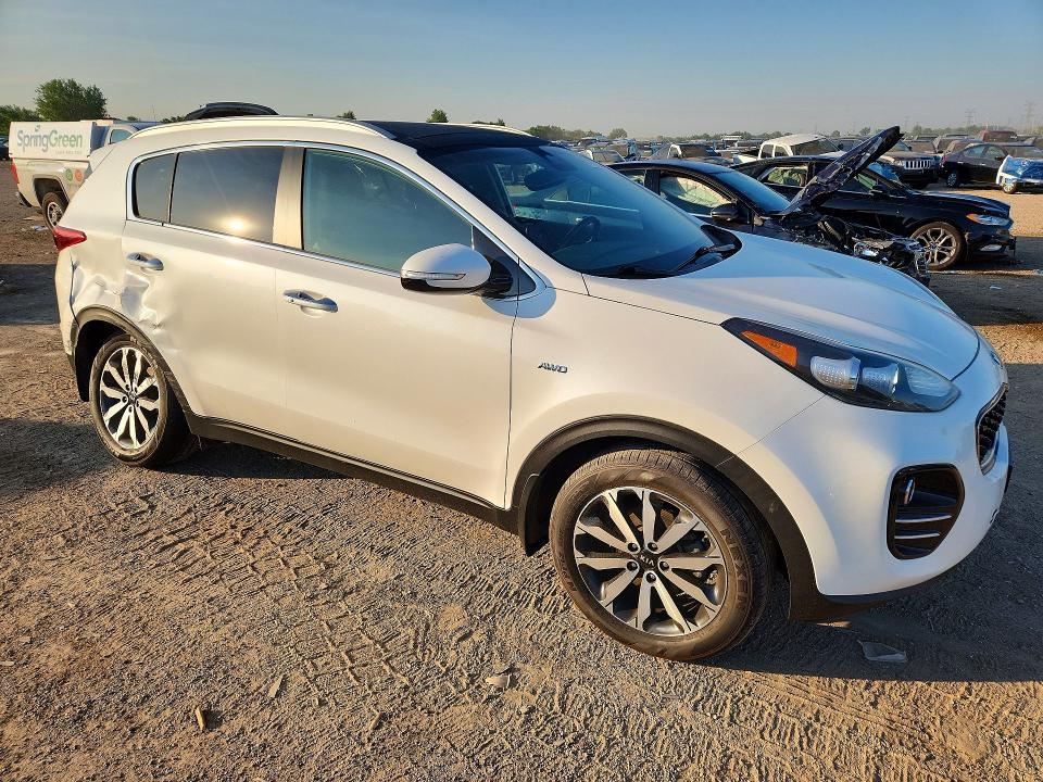 60388786 :رقم المزاد ، KNDPNCAC5H7220988 vin ، 2017 Kia Sportage مزاد بيع