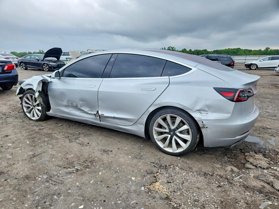 60386976 :رقم المزاد ، 5YJ3E1EAXJF048341 vin ، 2018 Tesla Model 3 مزاد بيع