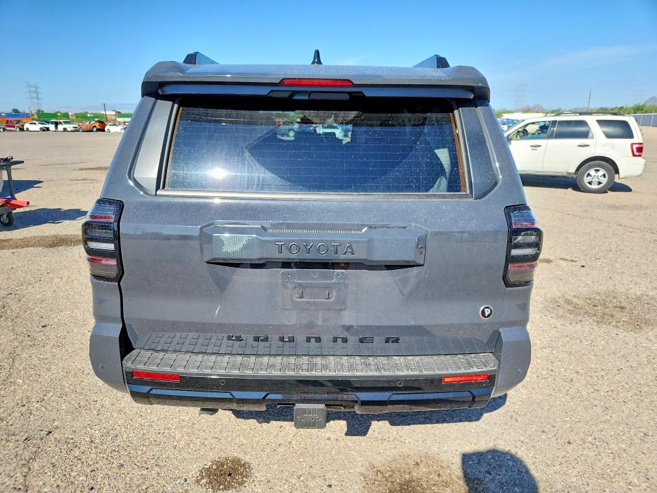 62320236 :رقم المزاد ، JTEVA5BR8T5114052 vin ، 2026 Toyota 4runner مزاد بيع