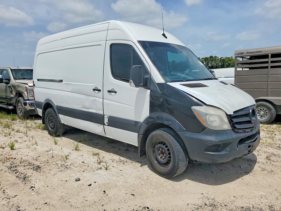 61784026 :رقم المزاد ، WD3PE7CD2JP607236 vin ، 2018 Mercedes-benz Sprinter مزاد بيع