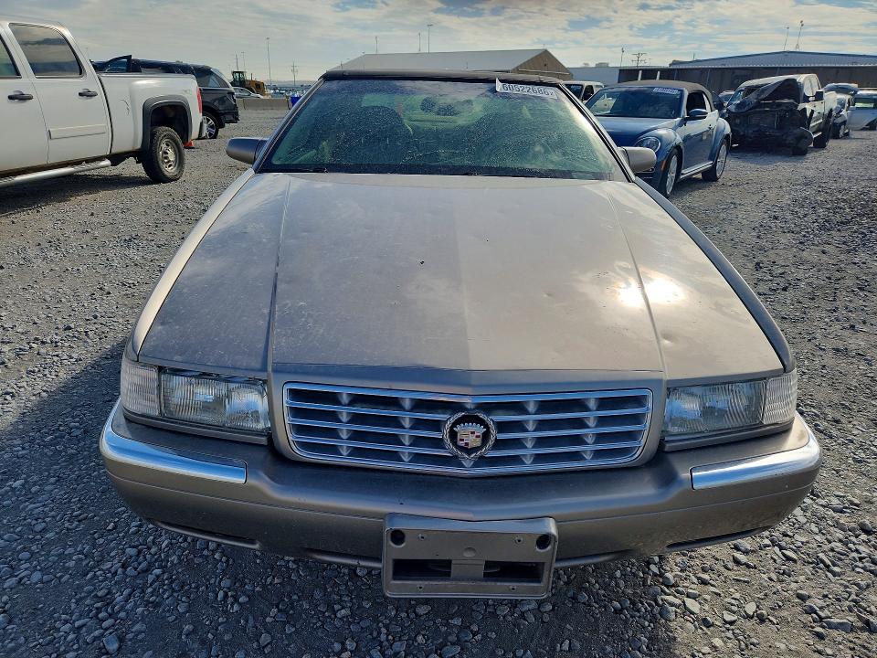 60522686 :رقم المزاد ، 1G6EL12Y51B104448 vin ، 2001 Cadillac Eldorado مزاد بيع