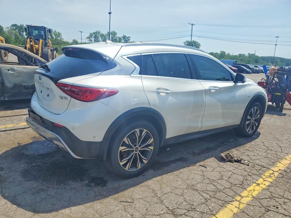 60389876 :رقم المزاد ، SJKCH5CR0HA031250 vin ، 2017 Infiniti Qx30 مزاد بيع