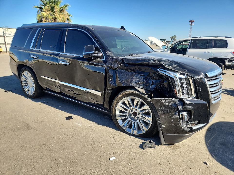 2017 Cadillac Escalade მანქანა იყიდება აუქციონზე, vin: 1GYS3DKJXHR187200, აუქციონის ნომერი: 63527746
