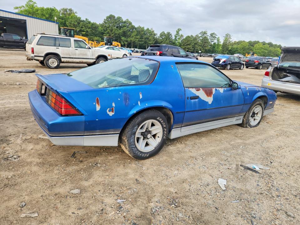 1985 Chevrolet Camaro მანქანა იყიდება აუქციონზე, vin: 1G1FP87H5FN117206, აუქციონის ნომერი: 60364936