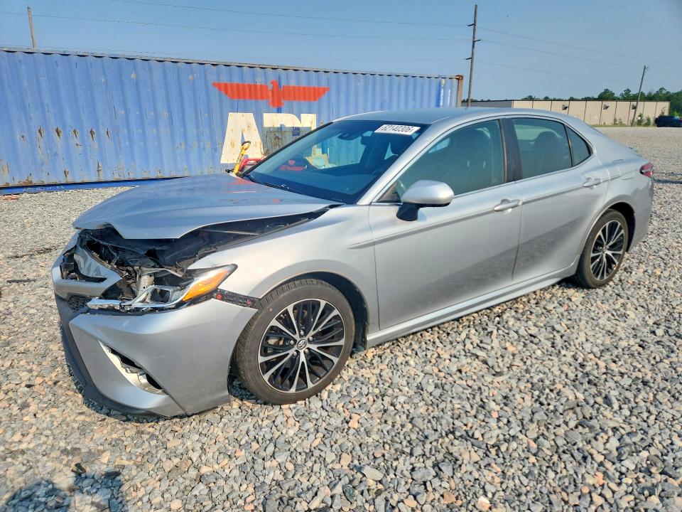 62140306 :رقم المزاد ، 4T1B11HK7JU644537 vin ، 2018 Toyota Camry مزاد بيع