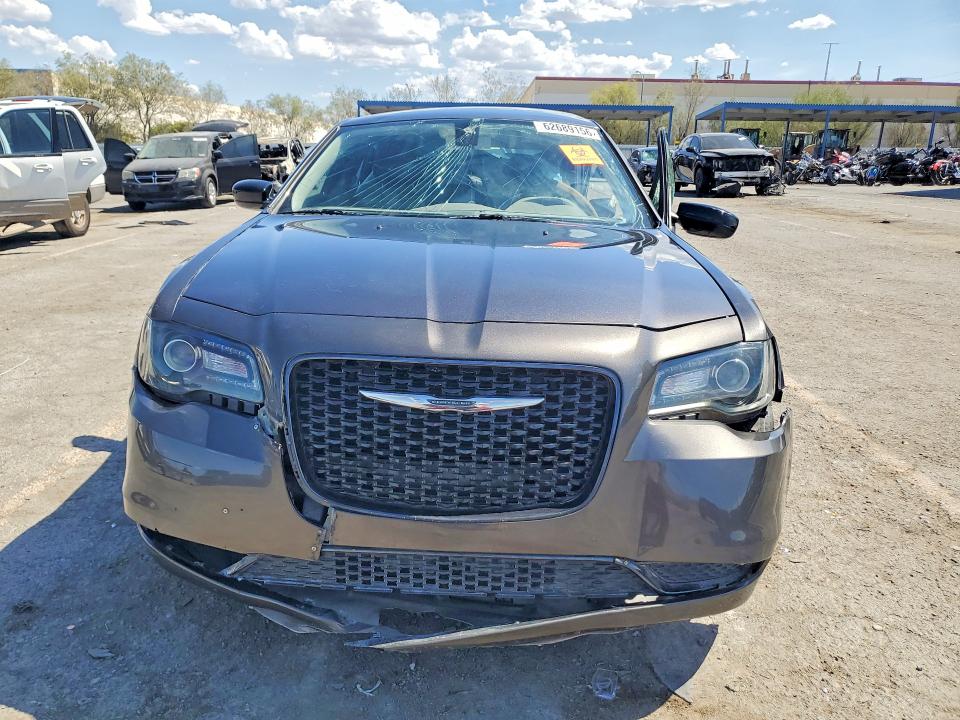 2019 Chrysler 300 მანქანა იყიდება აუქციონზე, vin: 2C3CCAAGXKH555949, აუქციონის ნომერი: 62689156