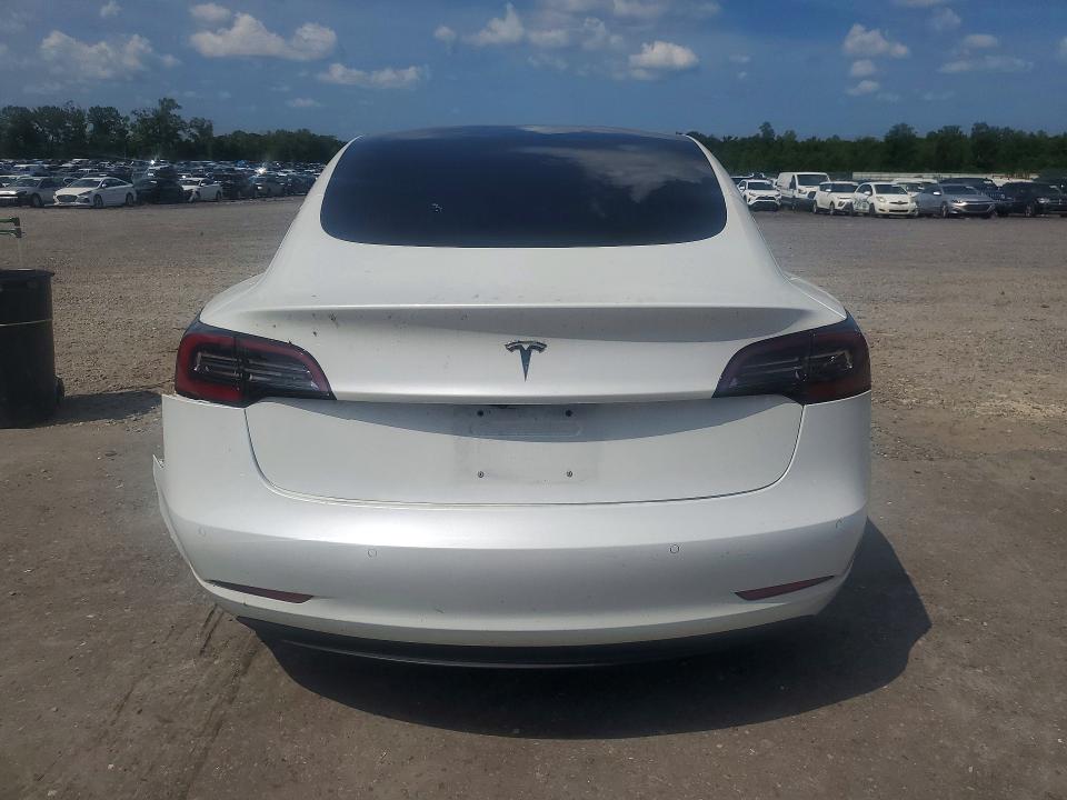 61249686 :رقم المزاد ، 5YJ3E1EA4JF161539 vin ، 2018 Tesla Model 3 مزاد بيع